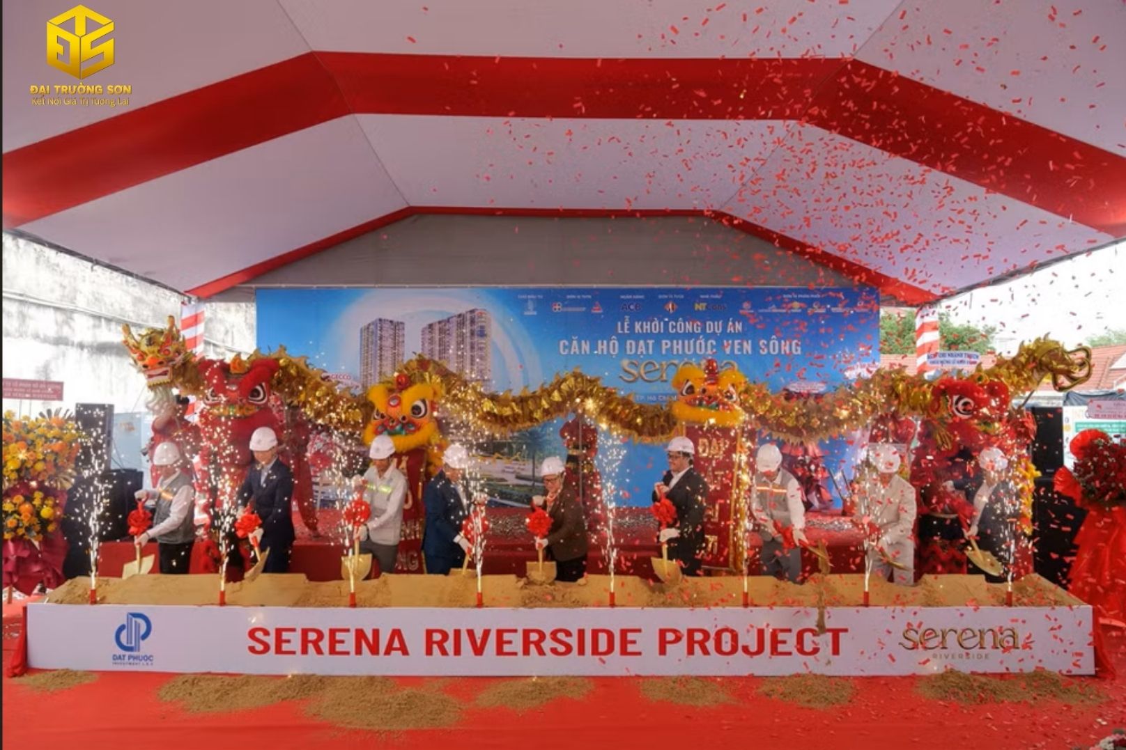 Các đại biểu thực hiện nghi thức khởi công dự án Serena Riverside.