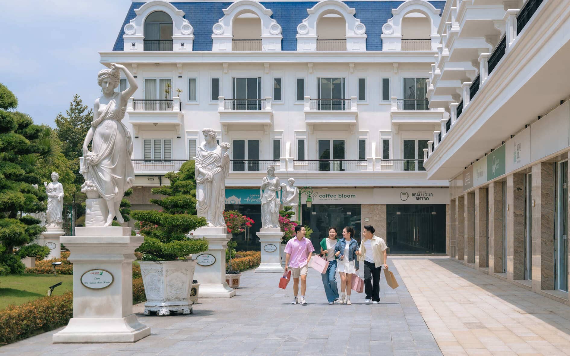 Khu phố mua sắm The Royal tại Five Star Eco City